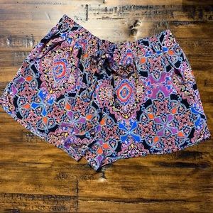 Black Patterned Loose shorts